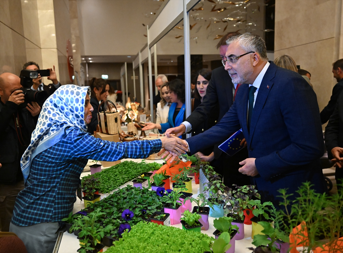 Bakan Işıkhan, Kayıtlı Kadın İstihdamının Desteklenmesi Projesi'nin kapanış programına katıldı: