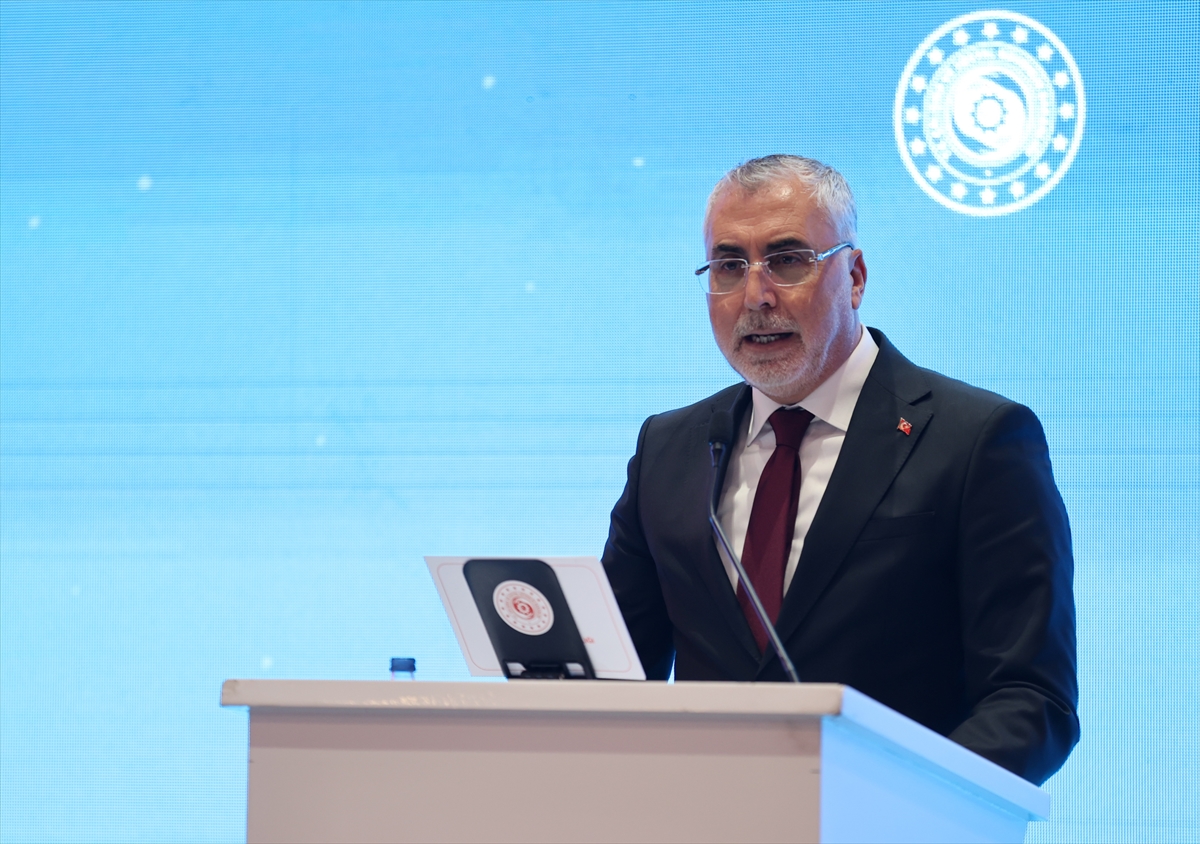 Bakan Işıkhan, Mardin'de “Yüzyılın Kadın İstihdamı İş Pozitif Kapanış Programı”nda konuştu: