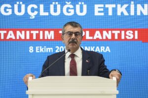 - "Bizim için eğitim, kesinlikle bir yarış değil her bireyin