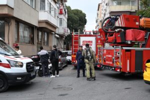 İSTANBUL (AA) – Bakırköy’de özel okulun bodrum katında çıkan yangına,