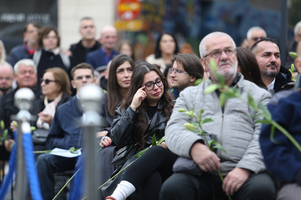 Balkanlar'ın tanınmış şarkıcılarından Beslic, son yolculuğuna uğurlandı