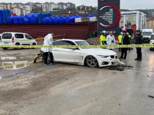 - İki kişinin de yaralandığı kaza güvenlik kamerasınca kaydedildi