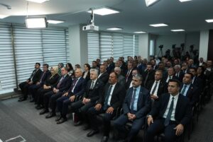 - "Başta katil Netanyahu ve savaş kabinesi olmak üzere resmi