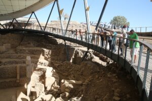 ŞANLIURFA (AA) – Belçika'dan yola çıkan klasik otomobil tutkunları, Azerbaycan