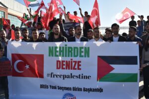 BİTLİS (AA) – Bitlis'te İsrail'in Gazze'ye yönelik saldırıları düzenlenen yürüyüşle