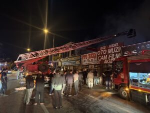 BURSA (AA) – Bursa'nın Osmangazi ilçesinde otomotiv yedek parçaları satılan