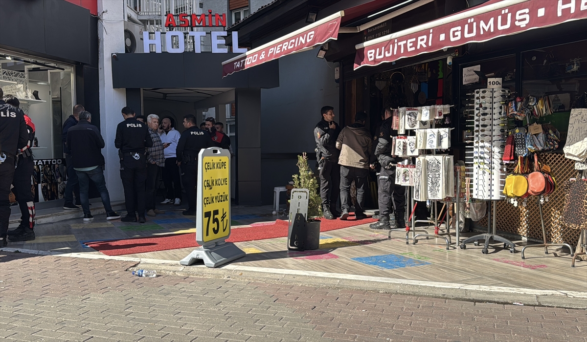 Bursa'daki bıçaklı ve silahlı kavgada 4 kişi yaralandı
