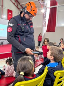 İSTANBUL (AA) – Buse Bilim Koleji, öğrencilerinde afet bilinci oluşturmak