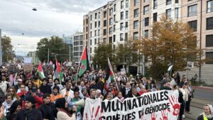 CENEVRE (AA) – İsviçre'nin Cenevre kentinde binlerce kişi, Gazze'deki soykırıma