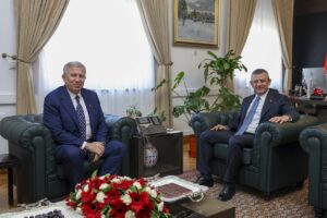 - "Mansur Başkan'ın hem iç denetimde hem Sayıştay ve Mülkiye