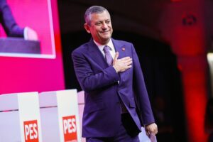 - "Türkiye'nin demokratik Avrupa'nın ayrılmaz bir parçası olması gerektiğini ve