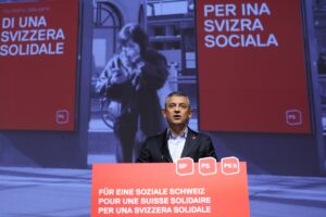 LUZERN (AA) – CHP Genel Başkanı Özgür Özel, Avrupa için