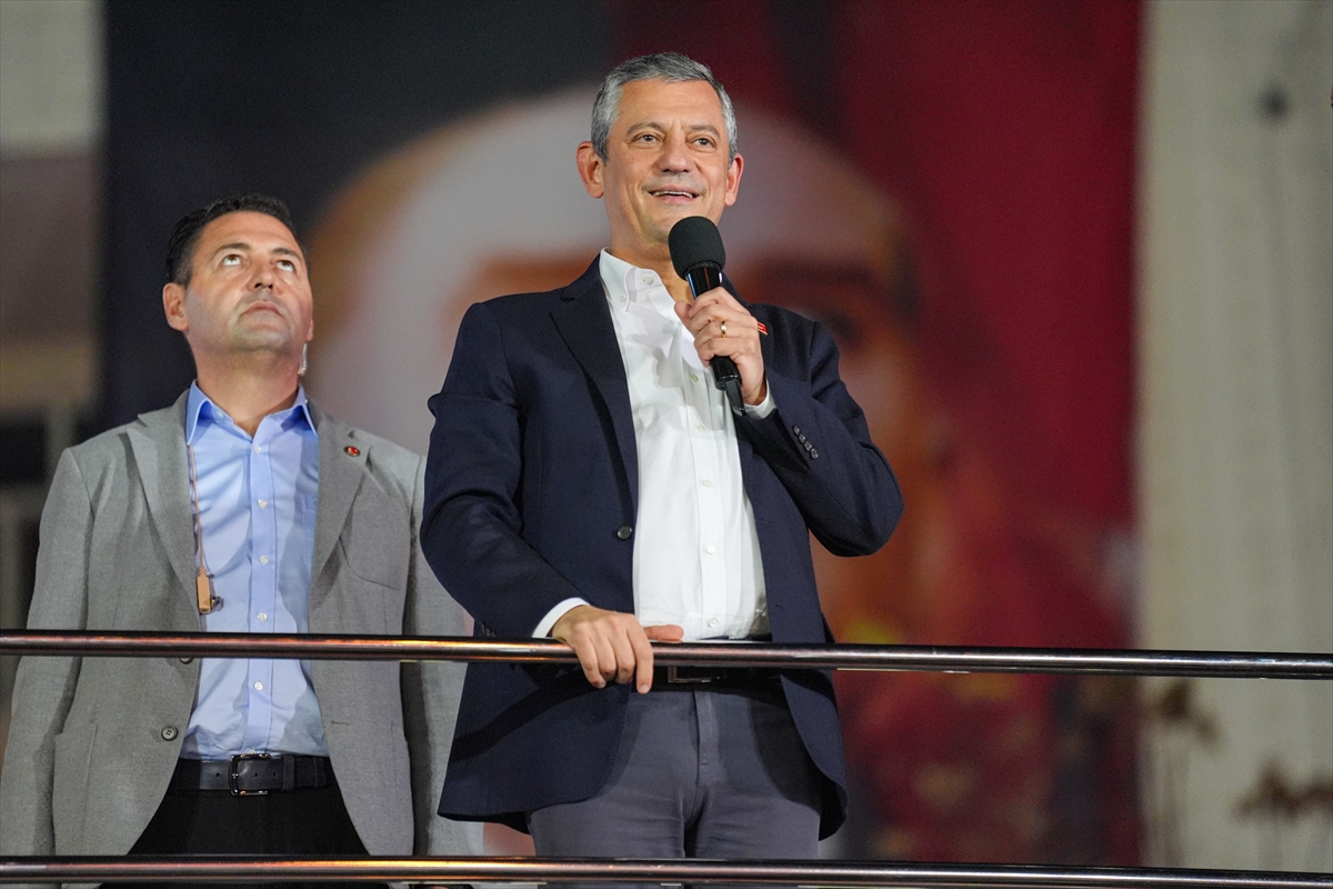 CHP Genel Başkanı Özel partisinin Esenyurt mitinginde konuştu: