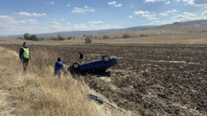 ÇORUM (AA) – Çorum'un Alaca ilçesinde lastiğinin patlaması sonucu devrilen