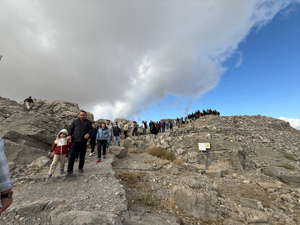 Cudi Dağı'nda “Cumhuriyet Yürüyüşü” düzenlendi