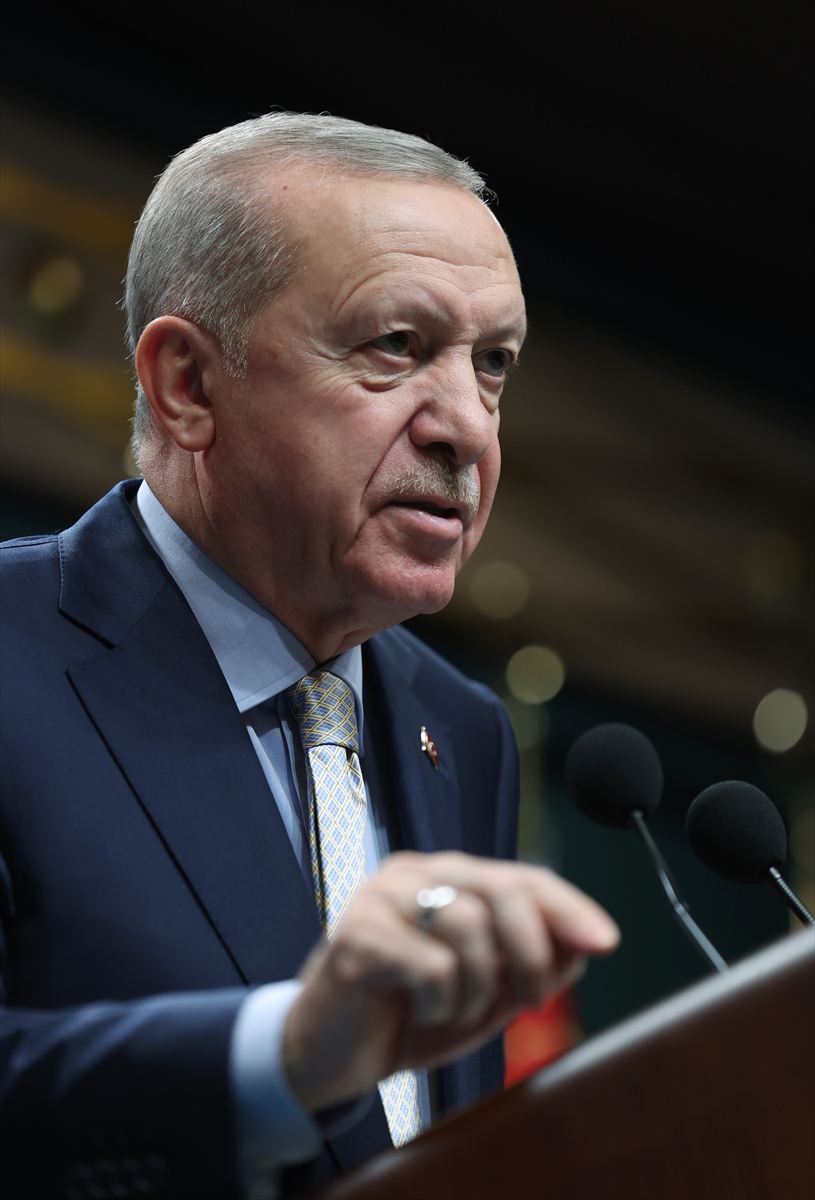 Cumhurbaşkanı Erdoğan: “Dünyanın içinden geçtiği fırtınalı dönemde Türkiye liyakatli kadroların riyasetindedir, emin ve ehil ellerde güvendedir”