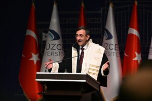 DÜZCE (AA) – Cumhurbaşkanı Yardımcısı Cevdet Yılmaz, bu yıl üniversitelere