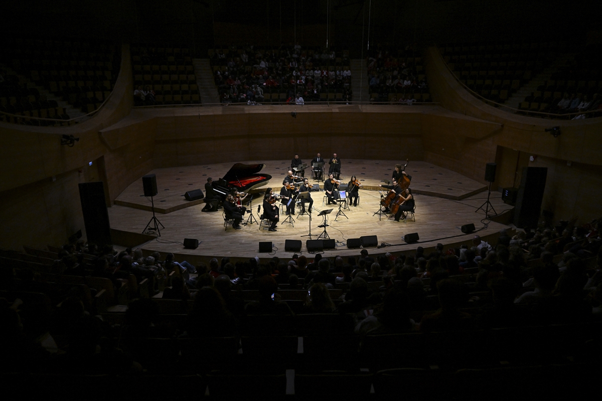 Cumhuriyet'in 102. yılına özel “Türk Valsleri ve Cumhuriyet Şarkıları” konseri verildi