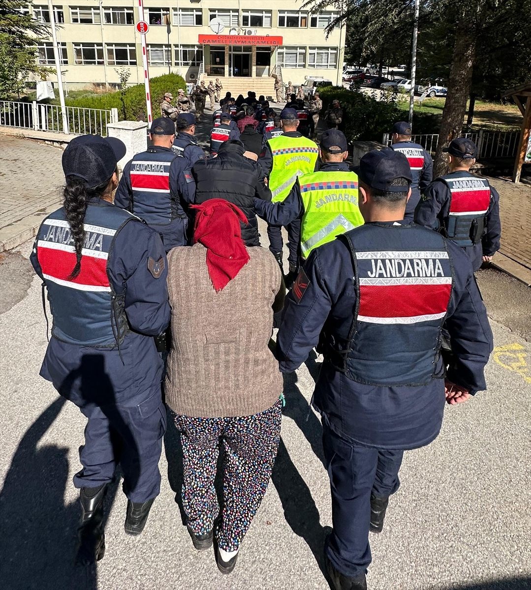Denizli merkezli kablo hırsızlığı operasyonunda 9 şüpheli tutuklandı