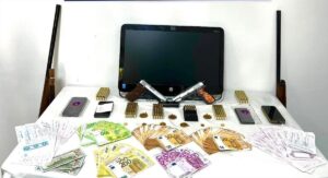 - Operasyonda 15 milyon liralık 12 senet ele geçirildi