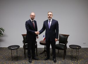 İSTANBUL (AA) – Dışişleri Bakanı Hakan Fidan, Lüksemburg'da Fransa Dışişleri