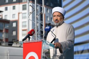 İSTANBUL (AA) – Diyanet İşleri Başkanı Prof. Dr. Safi Arpaguş,