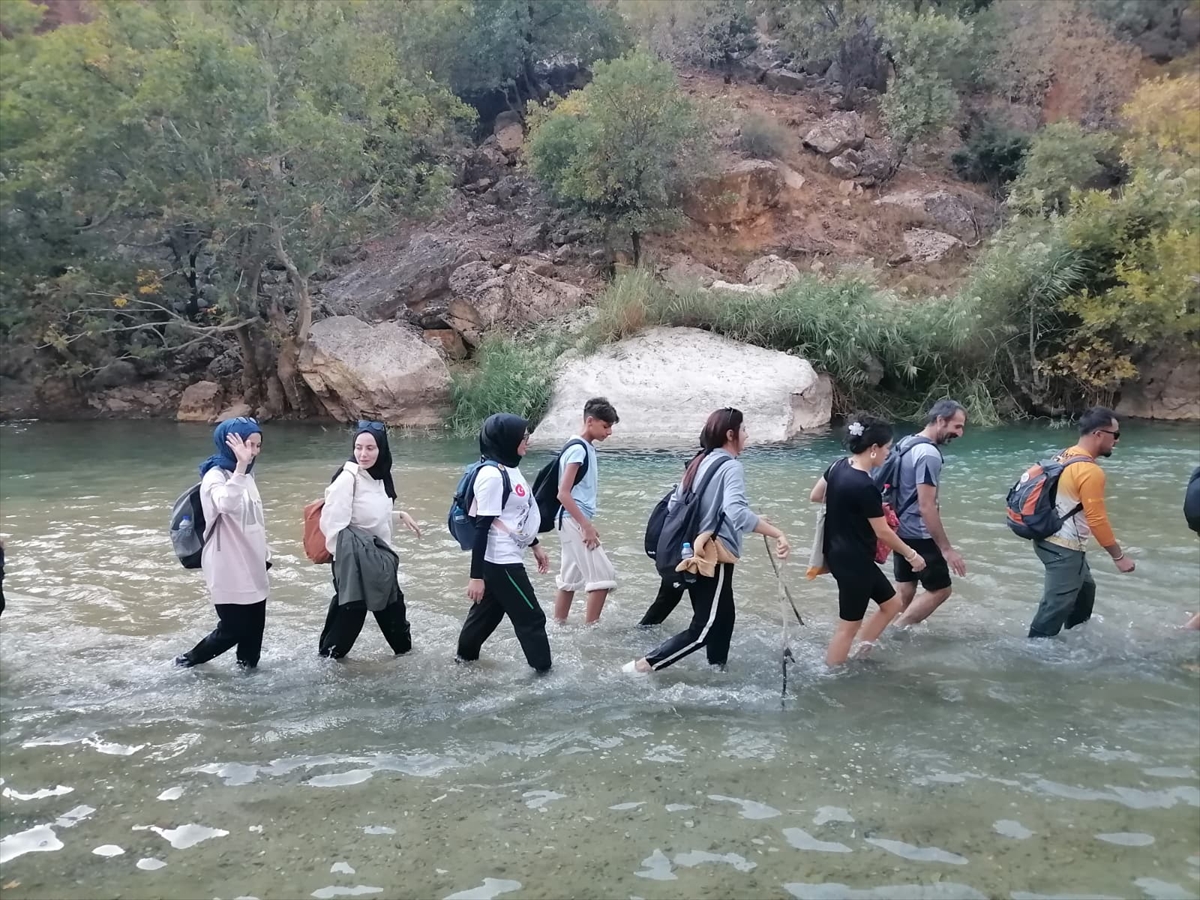 Doğaseverler Zore Kanyonu'nda yürüyüş gerçekleştirdi