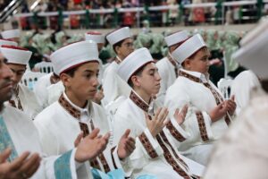 ERZİNCAN (AA) – Erzincan'da eğitimlerini tamamlayan 163 hafız için icazet