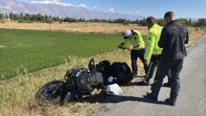 ERZİNCAN (AA) – Erzincan'da bariyere çarpan motosikletin yabancı uyruklu sürücüsü