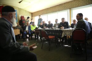 - "Polisin bir eli kadife bir eli demir yumruk. Vatandaş