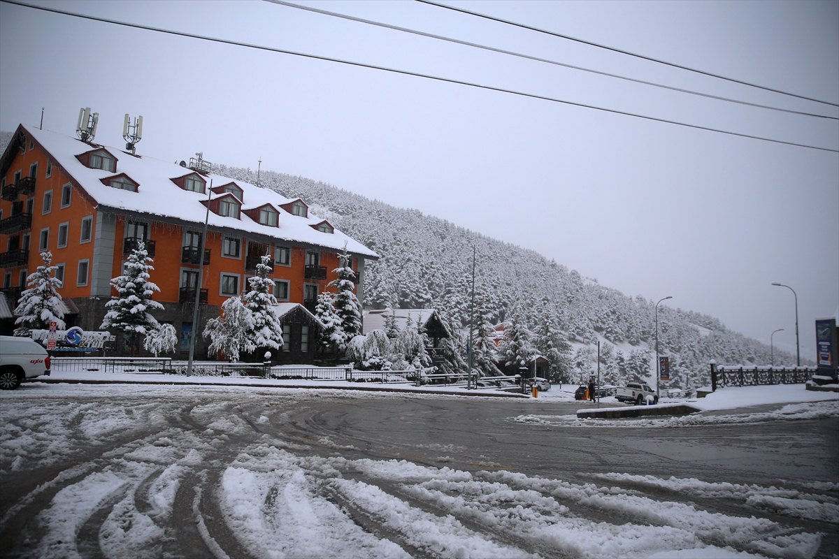 Erzurum şehir merkezi ekim ortasında karla kaplandı