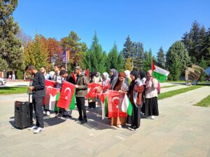 ESKİŞEHİR (AA) – Eskişehir'de üniversite öğrencileri "Sumud'a Destek Gazze'ye Umut