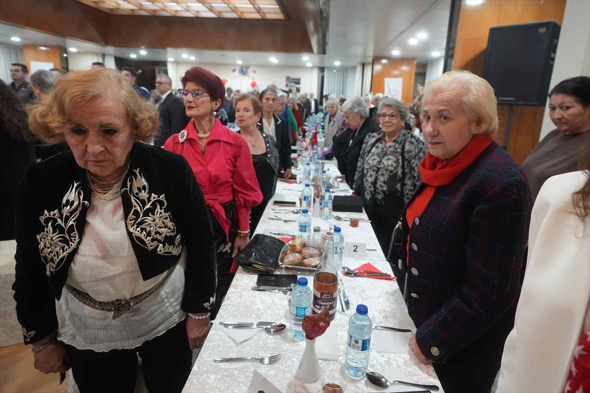 Etiler Huzurevi'nde “Cumhuriyet Balosu” düzenlendi