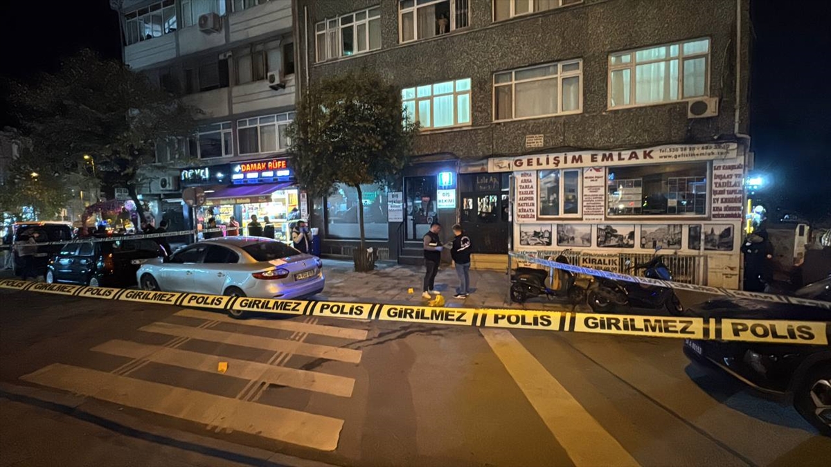 Fatih'te silahlı saldırıya uğrayan kişi yaralandı