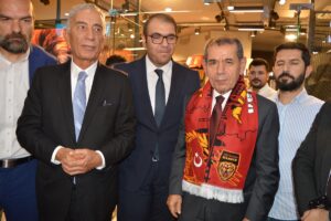 MARDİN (AA) – Galatasaray Kulübü Başkanı Dursun Özbek, Mardin'de GS