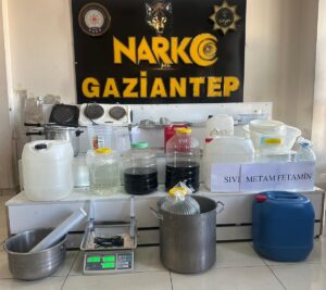 GAZİANTEP (AA) – Gaziantep'te uyuşturucu imalatı yapanlara yönelik operasyonda gözaltına