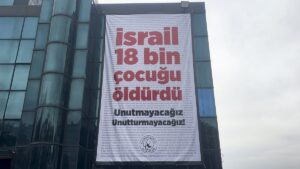 İSTANBUL (AA) – Gaziosmanpaşa Belediye binasına, Filistin'de yaşamını yitiren 18
