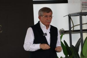 - "Şu anda insanlığın yüreği Gazze ile atıyor. Her ırktan,