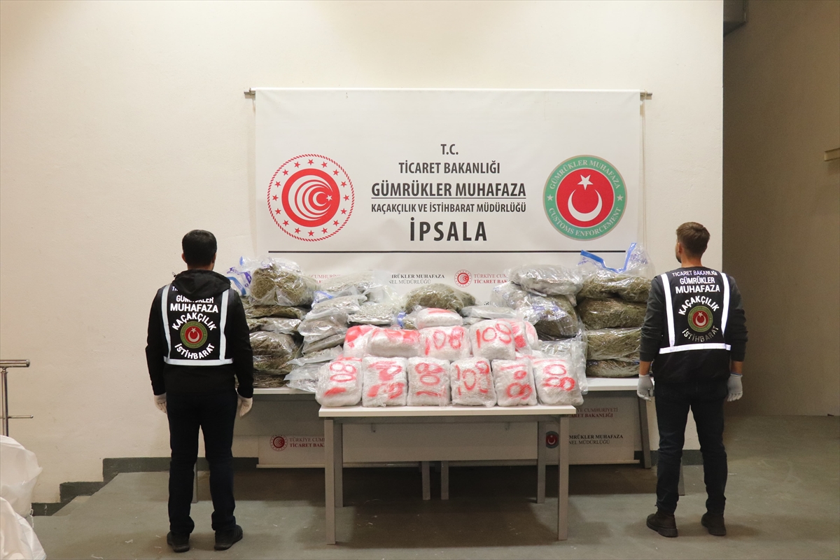Gümrükler Muhafaza Müdürlüğü ekipleri Tekirdağ ve Edirne'de 1,3 ton uyuşturucu ele geçirdi