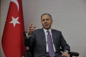 KAYSERİ (AA) – İçişleri Bakanı Ali Yerlikaya, Kayseri'de ziyaretler gerçekleştirdi.