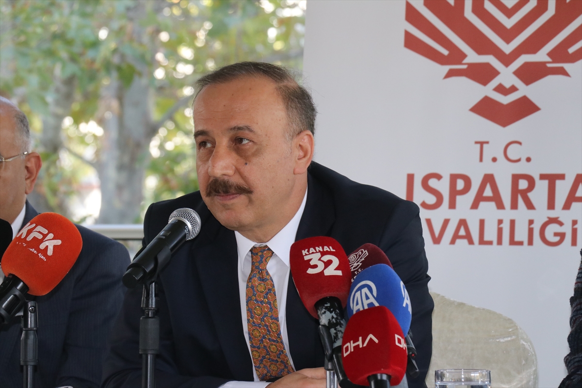 Isparta'da kedilerin pati ve kuyruklarının büyü için kesildiği iddialarına yalanlama