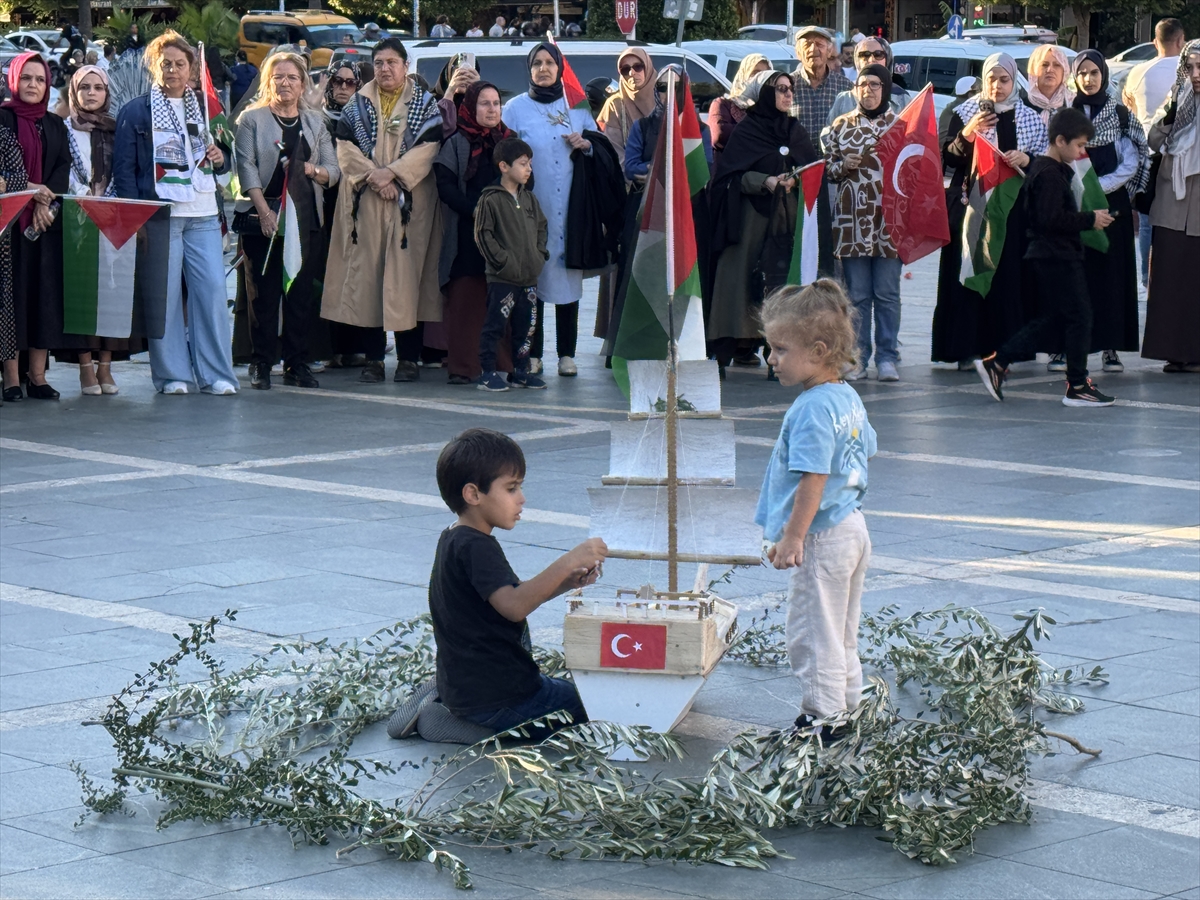 İsrail'in alıkoyduğu Küresel Sumud Filosu aktivistlerinden Arslan ve Şimşek, Alanya'da karşılandı
