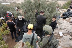 RAMALLAH (AA) – Filistin topraklarını gasbeden İsrailliler, işgal altındaki Batı