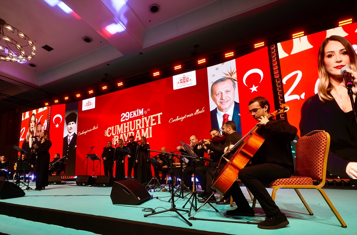 İstanbul Valiliğince Cumhuriyet'in 102. yılı dolayısıyla resepsiyon düzenlendi