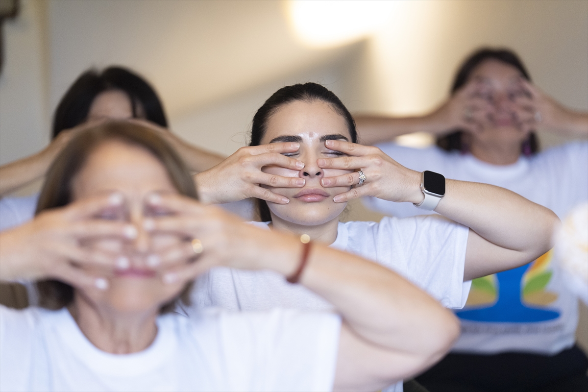 İstanbul'da başkonsolos eşlerine yönelik yoga etkinliği düzenlendi