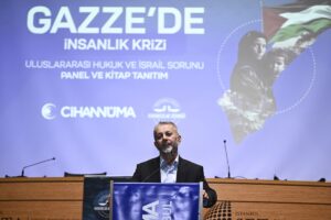 İSTANBUL (AA) – İstanbul'da Cihannüma Derneği ve Hukukçular Derneği işbirliğiyle