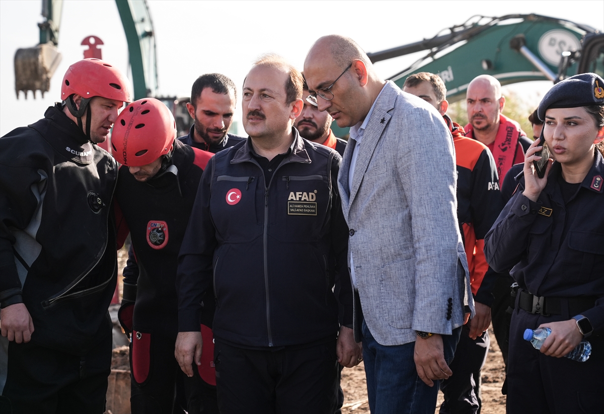İzmir Foça'da selde kaybolan kişinin cansız bedenine ulaşıldı