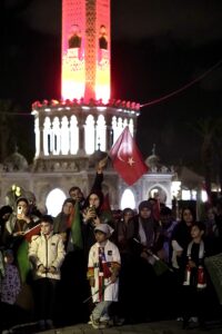 İZMİR (AA) – İzmir ve Manisa'da, ablukayı kırmak ve insani