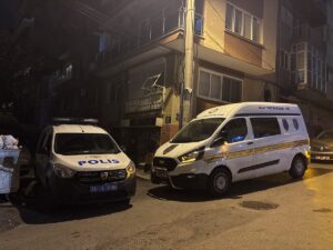 İZMİR (AA) – İzmir'in Konak ilçesinde bir kişi, birlikte yaşadığı