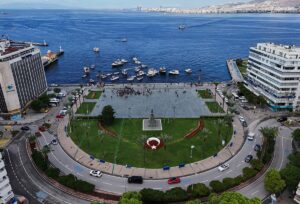 İZMİR (AA) – İzmir'de, Türk ve Filistin bayraklarıyla denize açılan